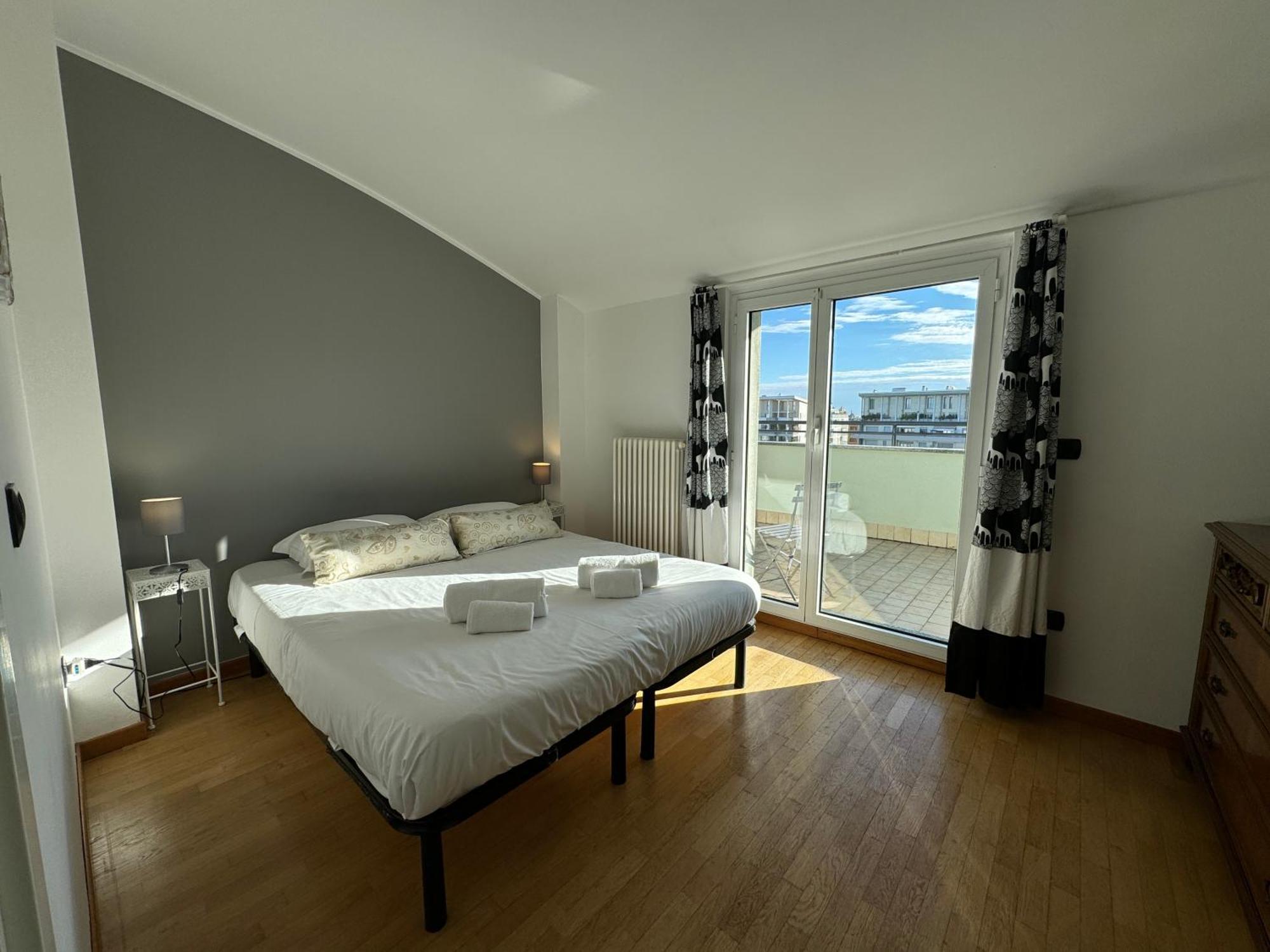 Apartment - Attico Con Doppia Terrazza Mailand
