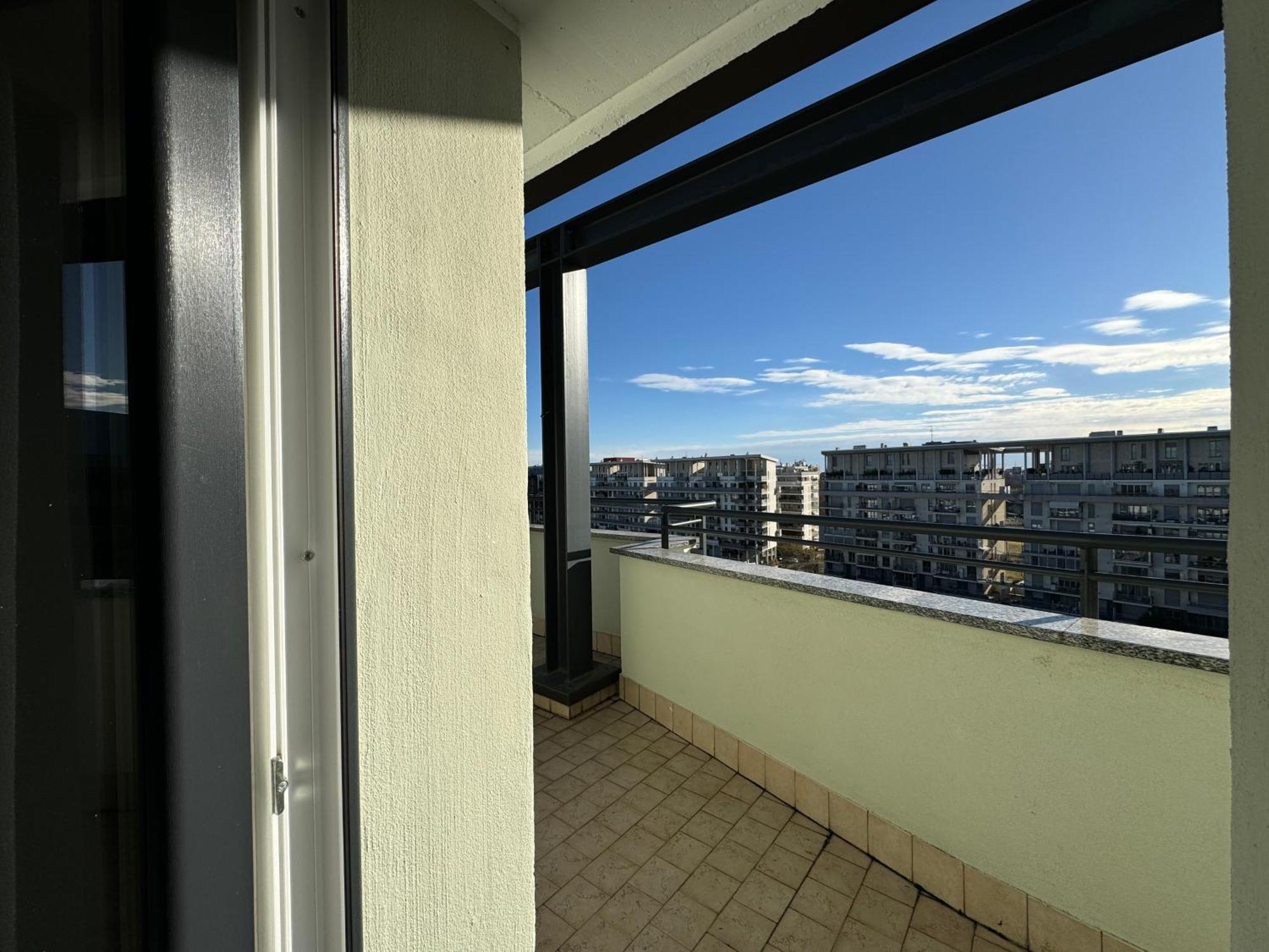 - Attico Con Doppia Terrazza